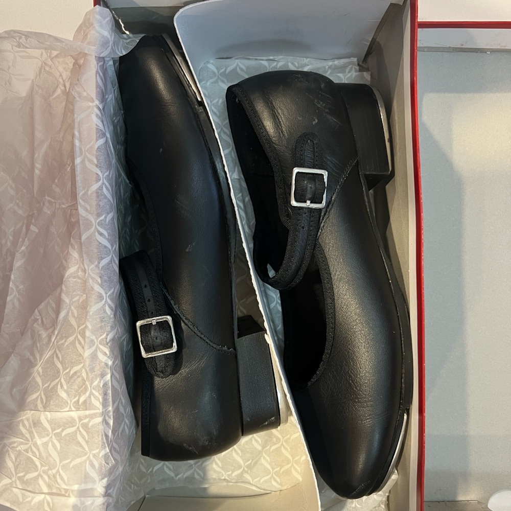 Capezio tap shoes size 7 Wide